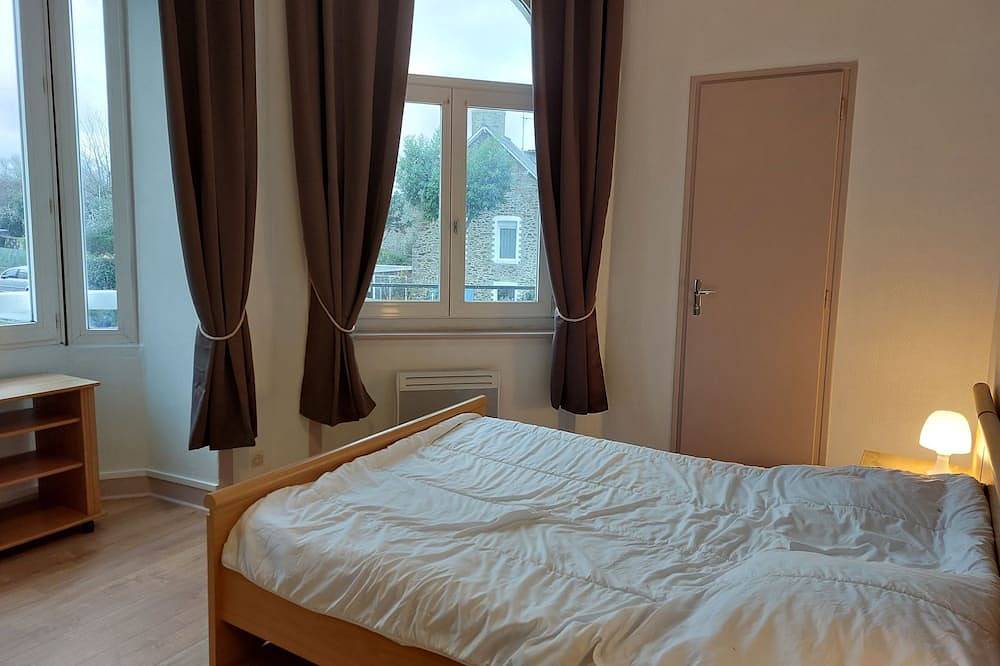 Entire apartment, Le Petit Robinson by Interhome in La Richardais, Saint-Malo region