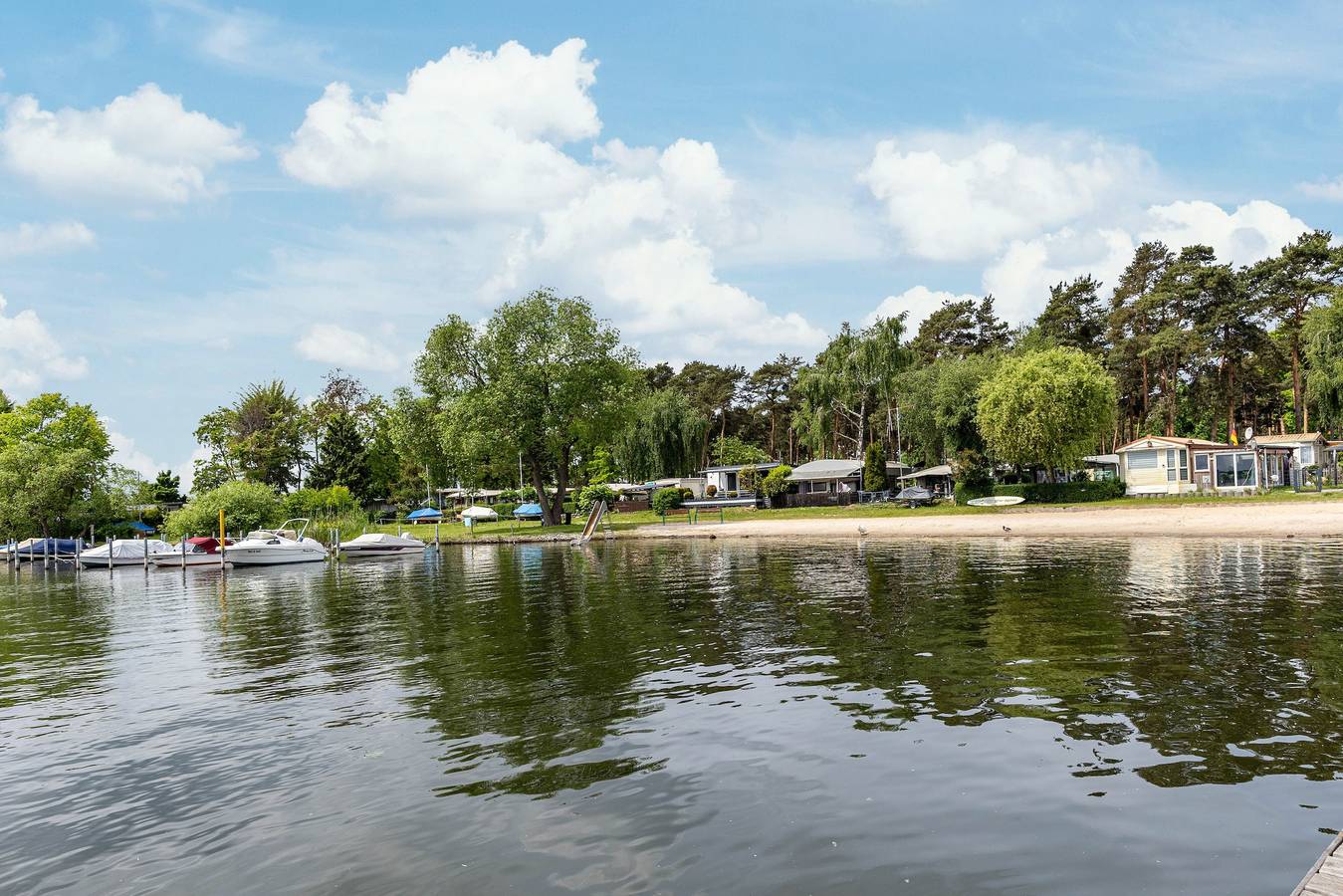 Ganze Ferienwohnung, Tiny House Queen Dream mit privater Terrasse, privatem Garten und Wlan in Brandenburg an der Havel