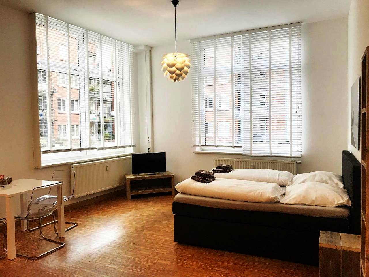 Geheel appartement, Appartements in der historischen Deichstrasse contactless Check in in Hamburg-Mitte, Hamburg