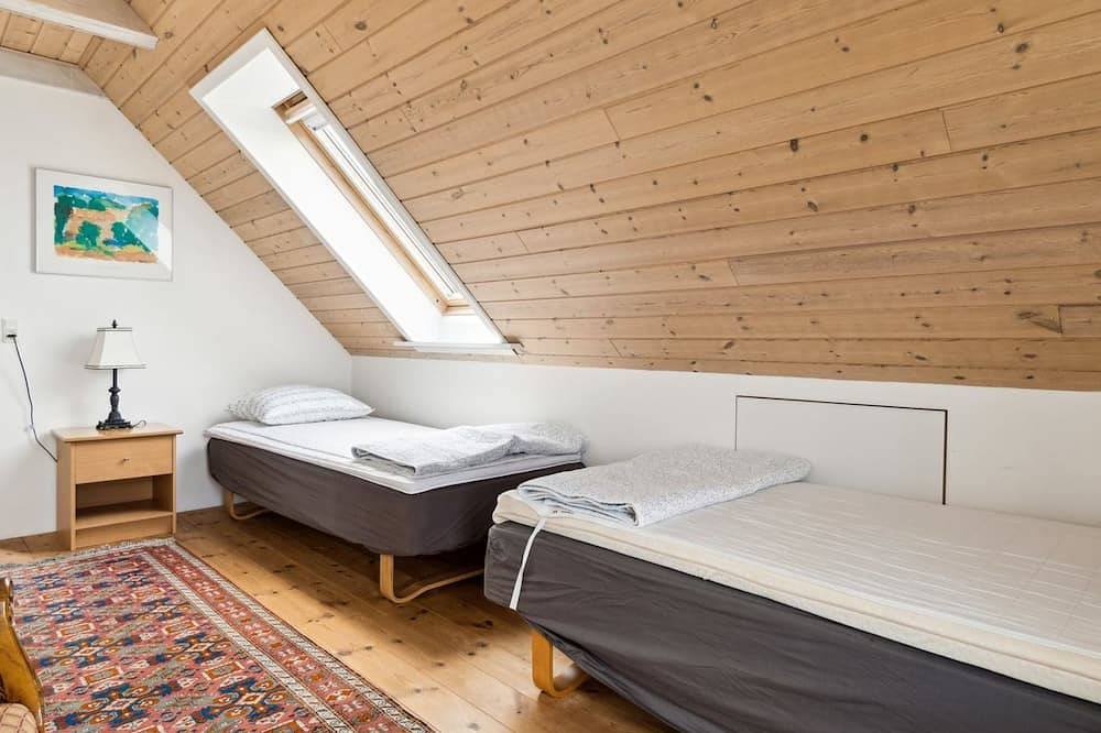 \"Hildulf\" - 1km from the sea in Rø, Gudhjem