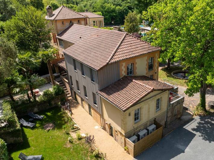 Gîte pour 6 personnes, avec jardin et vue sur le lac à Belvès - 2