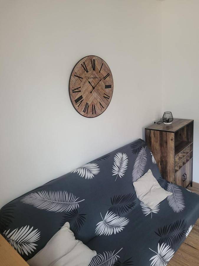 Appartement entier, One-Bedroom Apartment in Aubusson, Région d'Aubussargues
