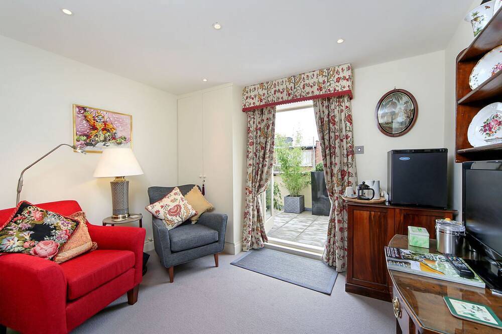Chambre double confortable avec salle de bains, salon et terrasse sur le toit in Borough londonien de Hammersmith et Fulham, Londres