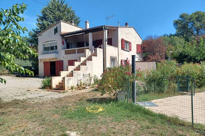Location de vacances pour 4 personnes, avec jardin et terrasse à Saint-Maximin-la-Sainte-Baume - 4