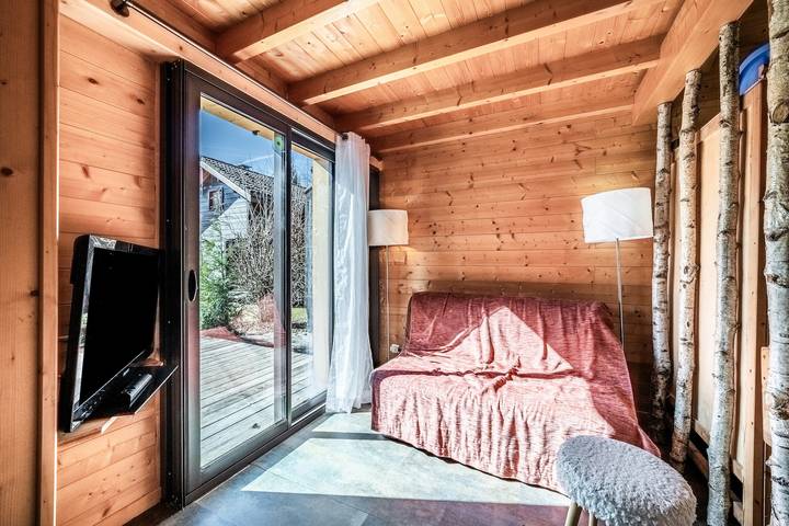 Gîte pour 4 personnes, avec jardin à Verchaix - 2