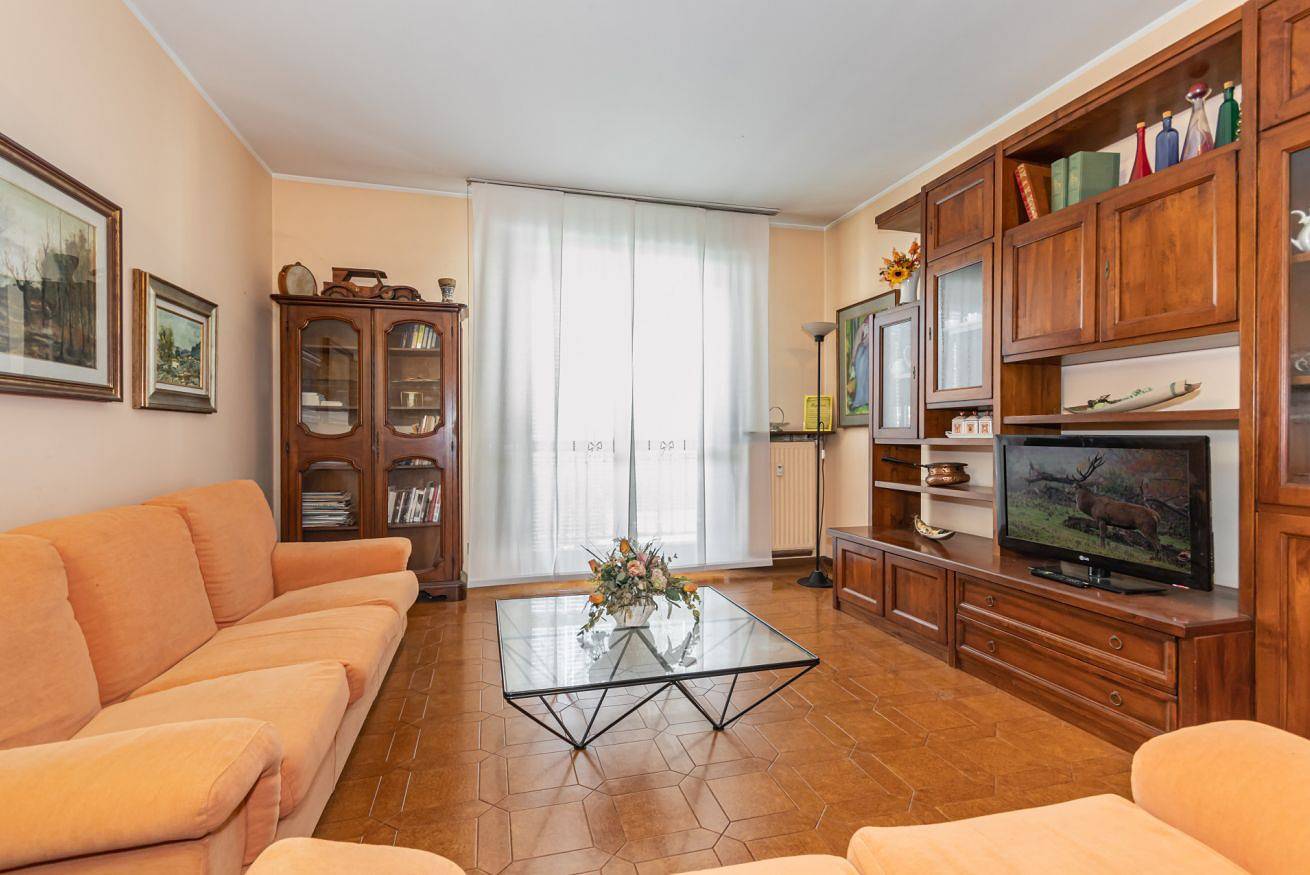 Ganze Wohnung, Asti Lovely Apt - Private Parking & Balconies in Asti, Asti (Gemeinde)