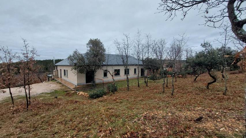 Chalet para 22 personas, con jardín además de piscina y jacuzzi, Familias con niños en Comarca de Sepúlveda - 2