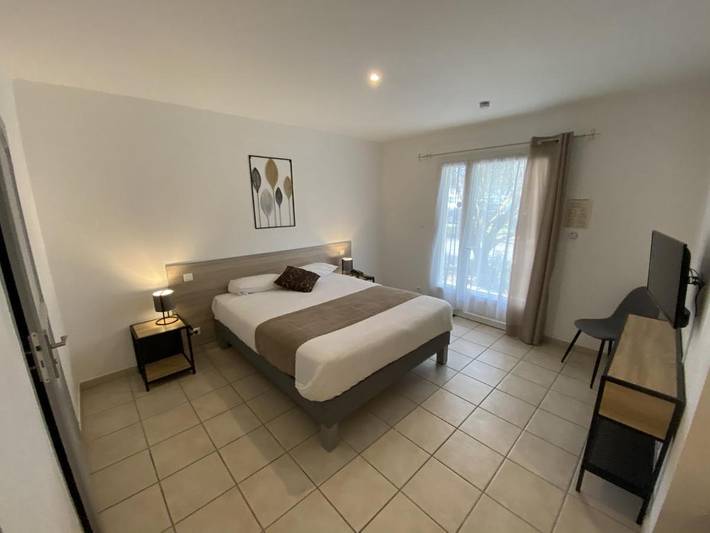 Hôtel pour 2 personnes, avec jardin et piscine, animaux acceptés à Cognac - 4