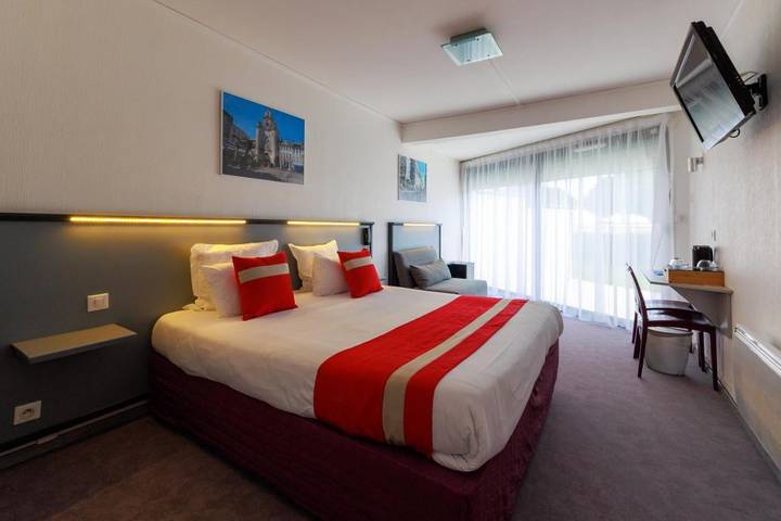 Hôtel pour 4 personnes, avec sauna ainsi que terrasse et piscine, animaux acceptés dans Port Neuf - 4