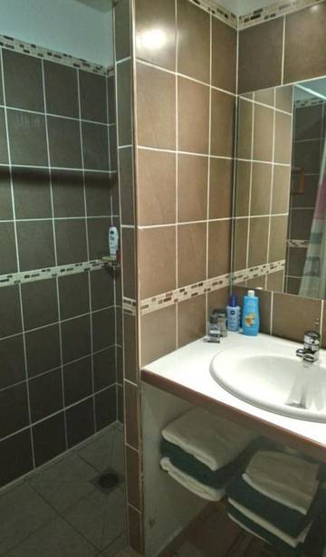 Gîte pour 4 personnes, avec piscine ainsi que jardin et terrasse dans Plage de Bois Jolan