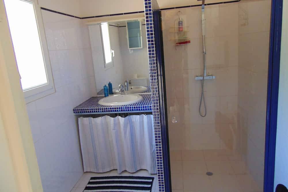 Apartamento entero, Accommodation in a magnificent villa in the Var in Bagnols-en-Forêt, Region de Draguignan