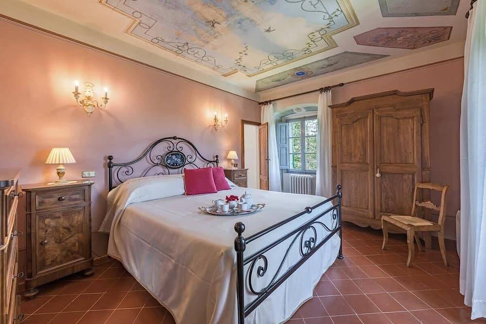 Rosa Palace - Sechs Schlafzimmer Villa, Schläft 12 in Monterchi, Valtiberina
