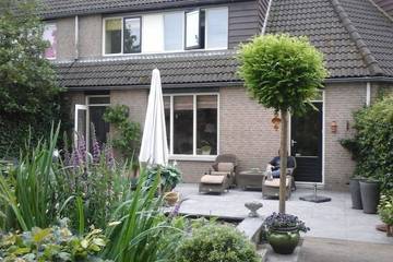 Gîte pour 6 personnes, avec terrasse et jardin à Huizen