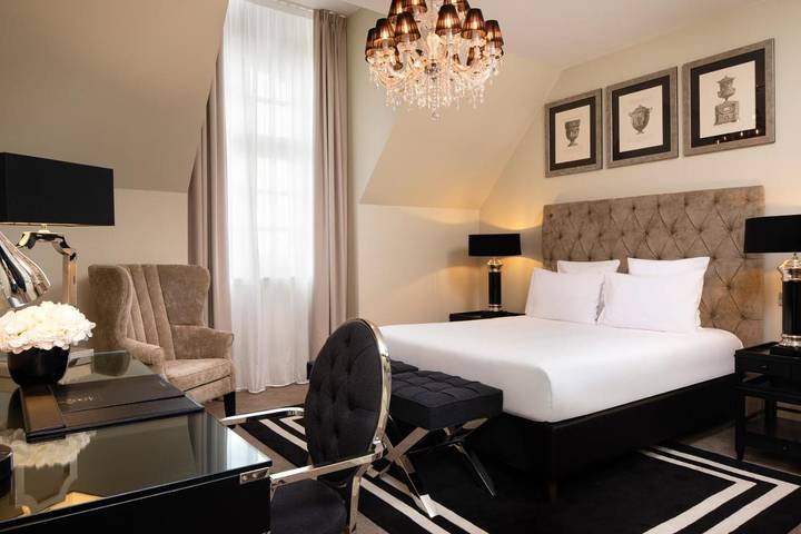 Hôtel pour 2 personnes, avec terrasse ainsi que piscine et sauna