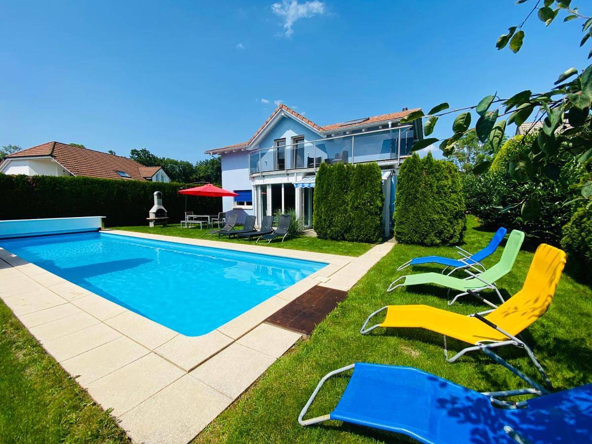 Villa with Pool - Leon's Holiday Homes in Aargau-Basel