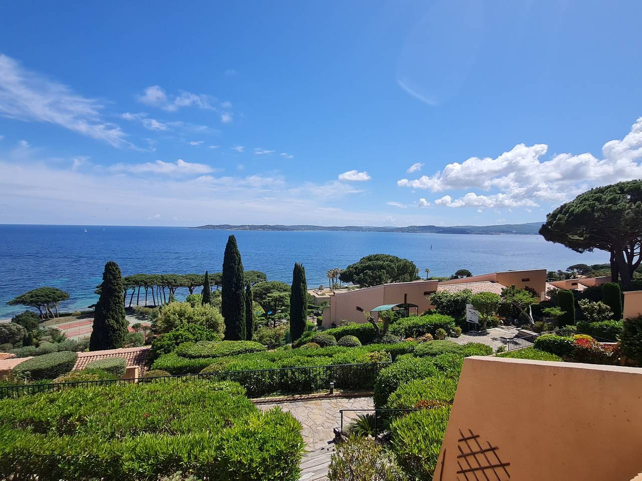 Apartamento entero, Apartamento de 3 piezas con aire acondicionado, piscina y playa privada en Golfo de Saint-Tropez in Sainte-Maxime, Region de Draguignan