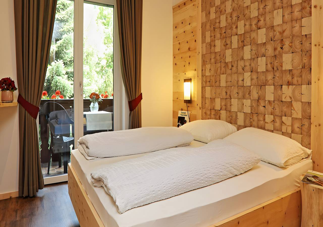 Entire apartment, Apartment 'Residence Olympia 2' with Mountain View, Shared Garden and Wi-Fi in Sarnthein, Sarnvalley