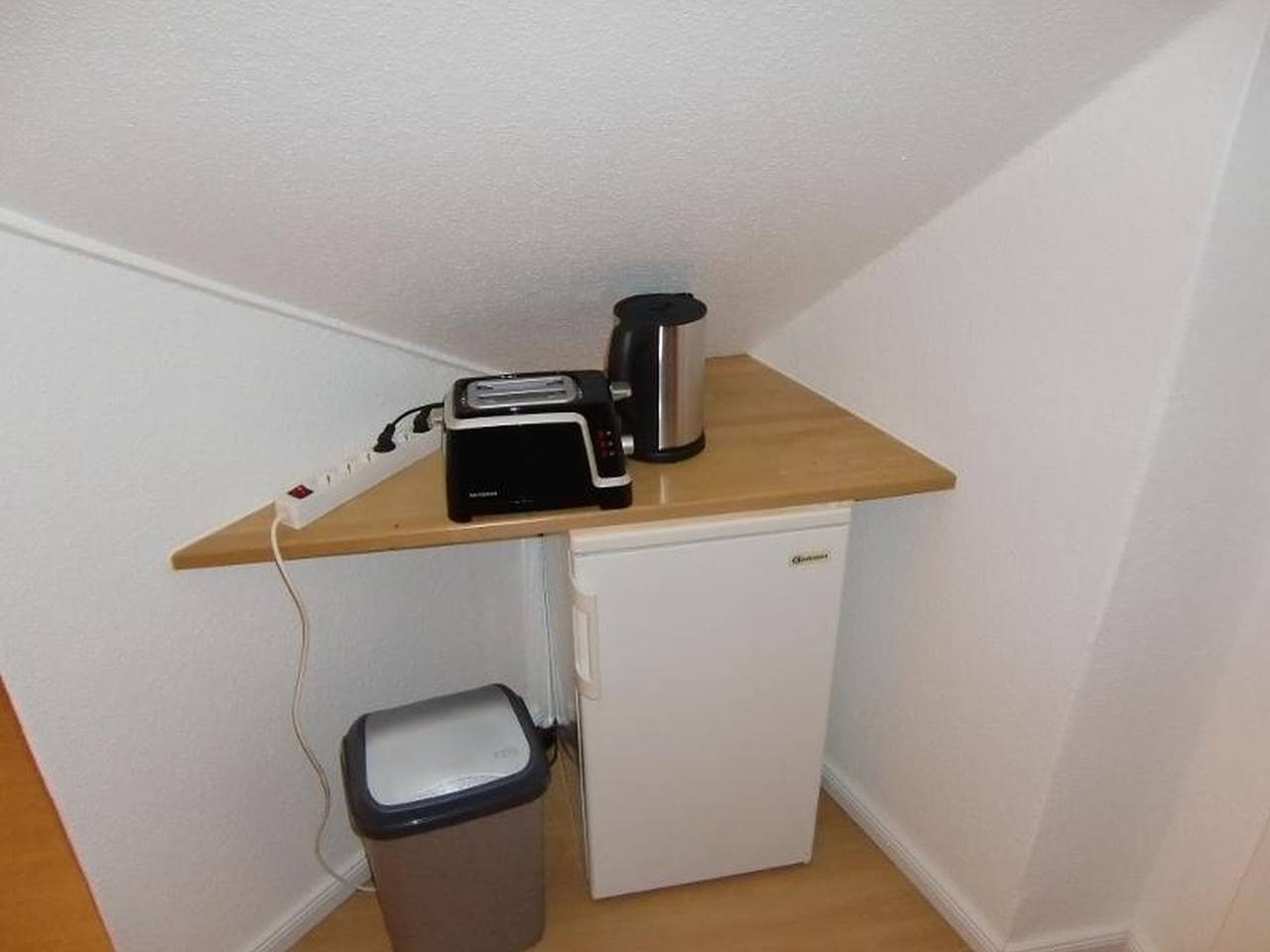 Entire apartment, Apartment (2nd Floor) for up to 2 Guests in Laatzen, Hanover Region