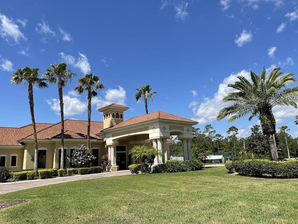 Stylish Kissimmee Getaway Game Room – 99 Dollar Deal! in Lake Marion (FL)