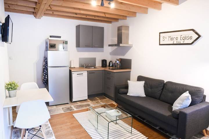 Gîte pour 2 personnes, avec piscine ainsi que jardin et terrasse dans Parc naturel régional des Marais du Cotentin et du Bessin - 4