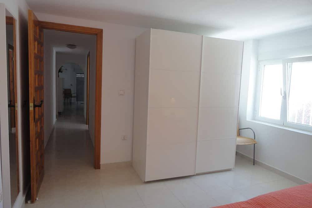 Confortable villa con piscina privada y jardín a 3 km de la playa in San Fulgencio, Costa Blanca
