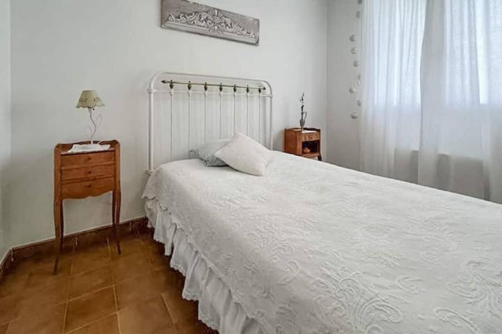 Gorgeous home in Roquemaure in Roquemaure, Nimes region