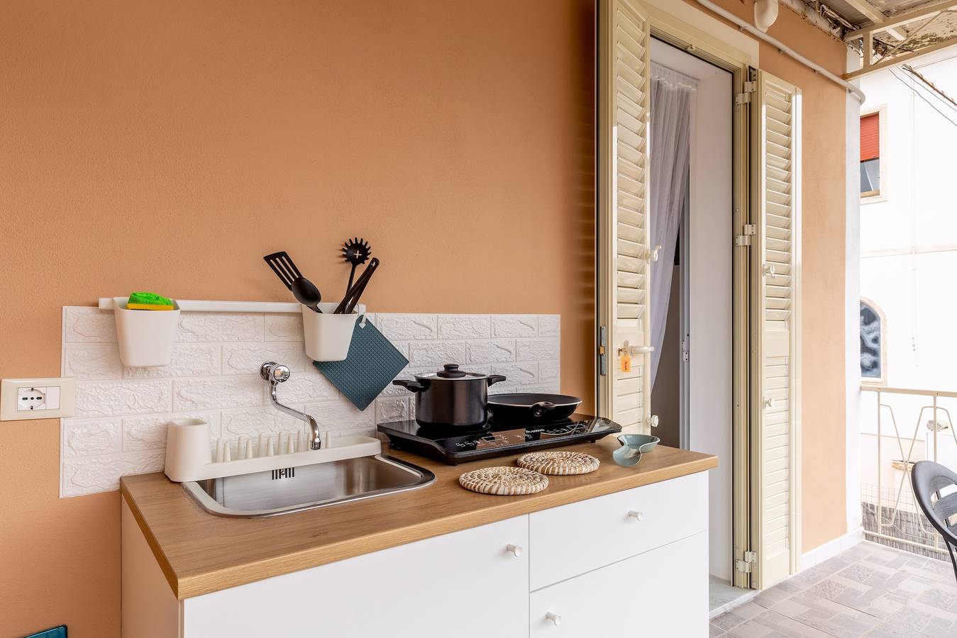 Ferienhaus 'Mini Appartamento 1' mit privater Terrasse, Wi-Fi und Klimaanlage in Massa, Italienische Riviera