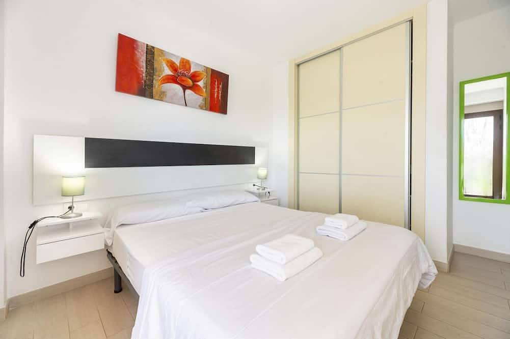 Entire apartment, Esmeralda apartment in Ibiza!!! 202 in Ses Figueretes, Ibiza (Municipality)
