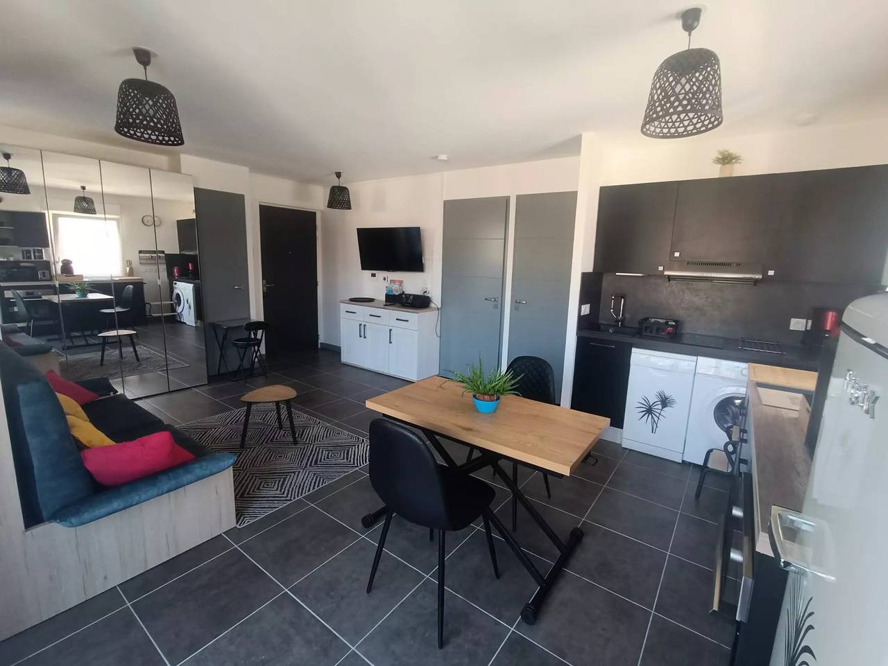 Estudio entero, ¡Me encanta este bonito apartamento! in Aix-les-Bains, Chambéry region