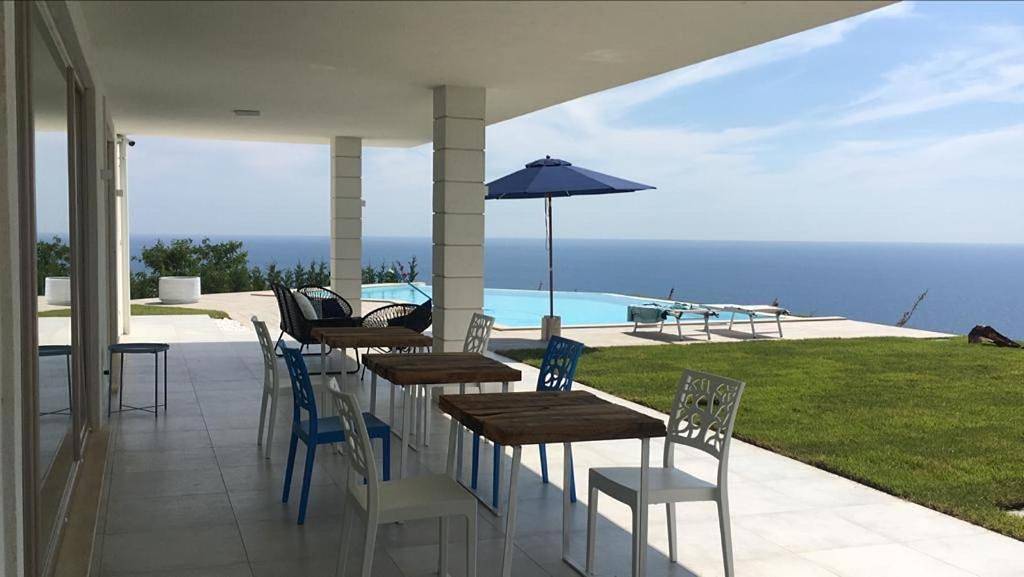 Luxury villa Blue&Blanc piscina a sfioro isola in Diamante, Tyrrhenische Küste Kalabrien