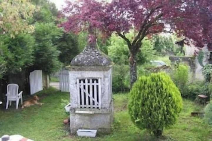 Location de vacances pour 5 personnes, avec jardin, animaux acceptés à Champagne-et-Fontaine