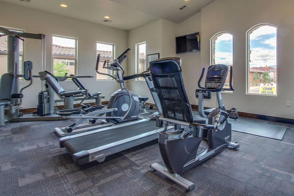 Herausragende Familie mieten w / geräumigen Terrasse, Gemeinschafts-Pool, Clubhaus und Whirlpool! in Santa Clara (UT), Zion Nationalpark