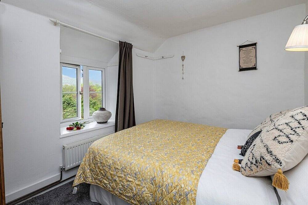 Hawddamor cottage with wood burner & ** Hot tub ** in Snowdonia
