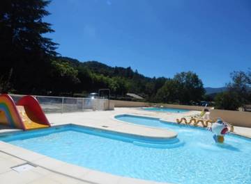 Maison de campagne pour 11 personnes, avec piscine et terrasse à Fabras
