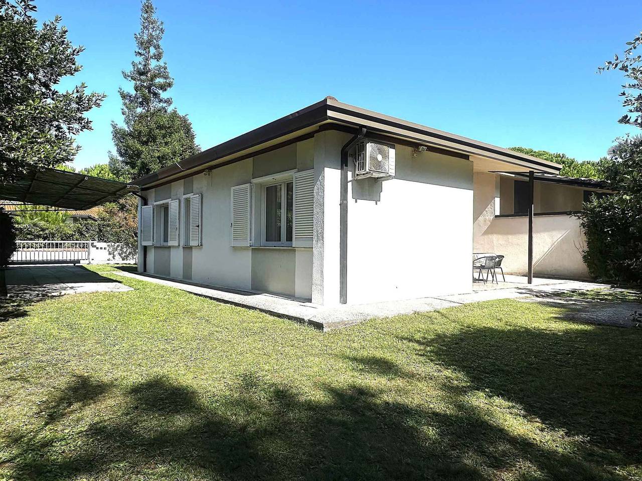 Ganze Ferienwohnung, Ferienwohnung mit privatem Garten in ruhiger Lage  in Bibione, San Michele al Tagliamento