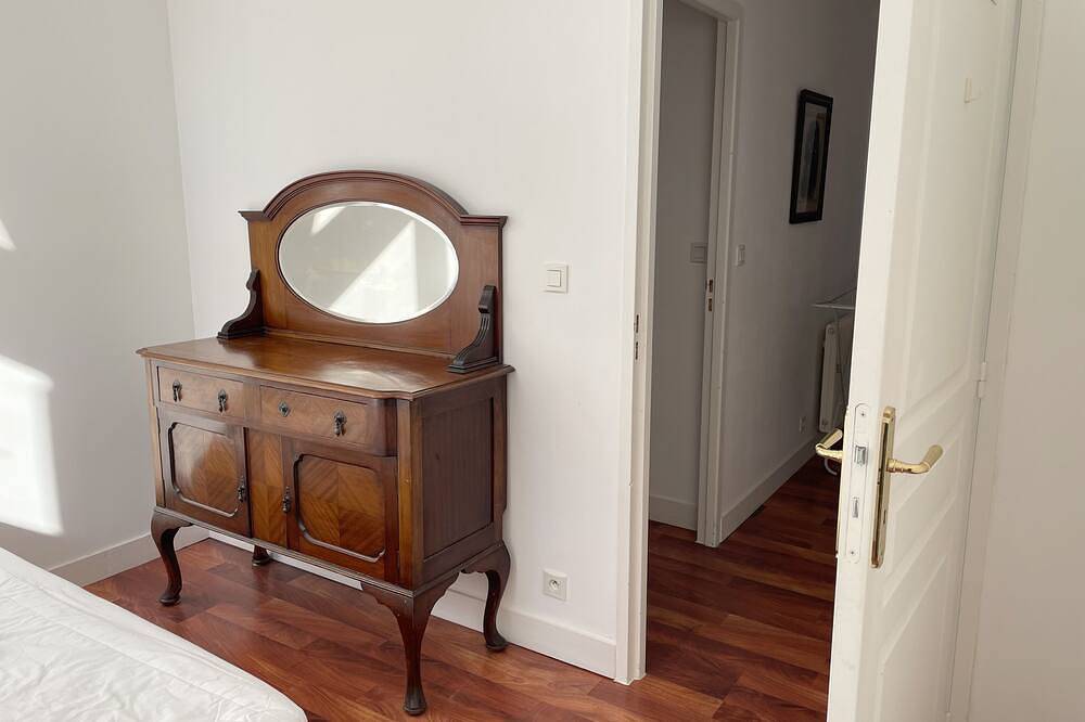 Stunning Apartment in a Chateau, in the Heart of the Dordogne in Strenquels, Lot