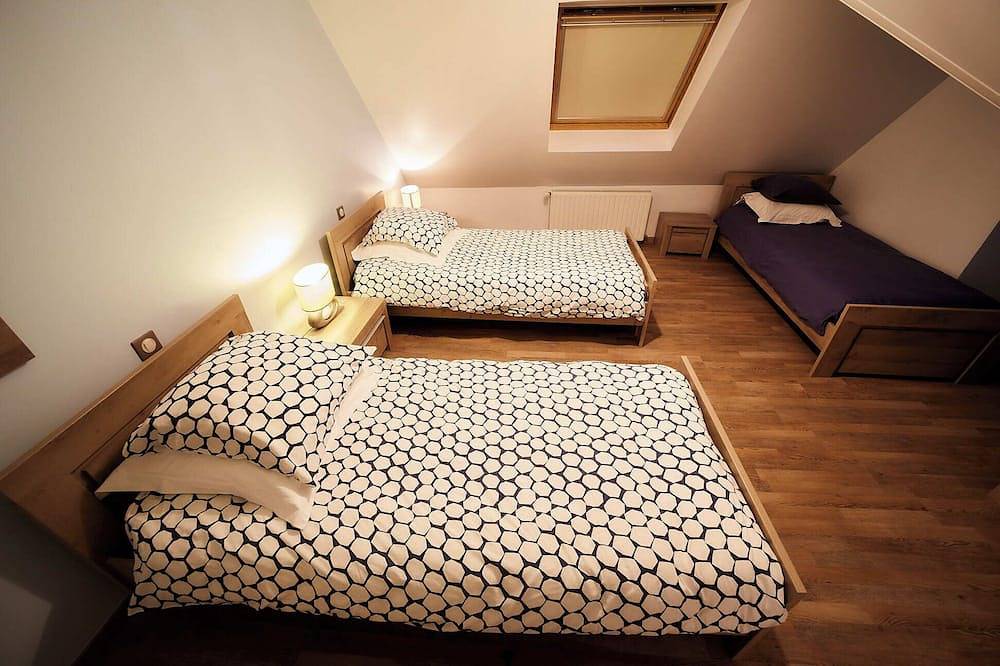 Charming 2-bedroom house in serene Le Hanouard perfect for relaxing in Le Hanouard, Région du Havre
