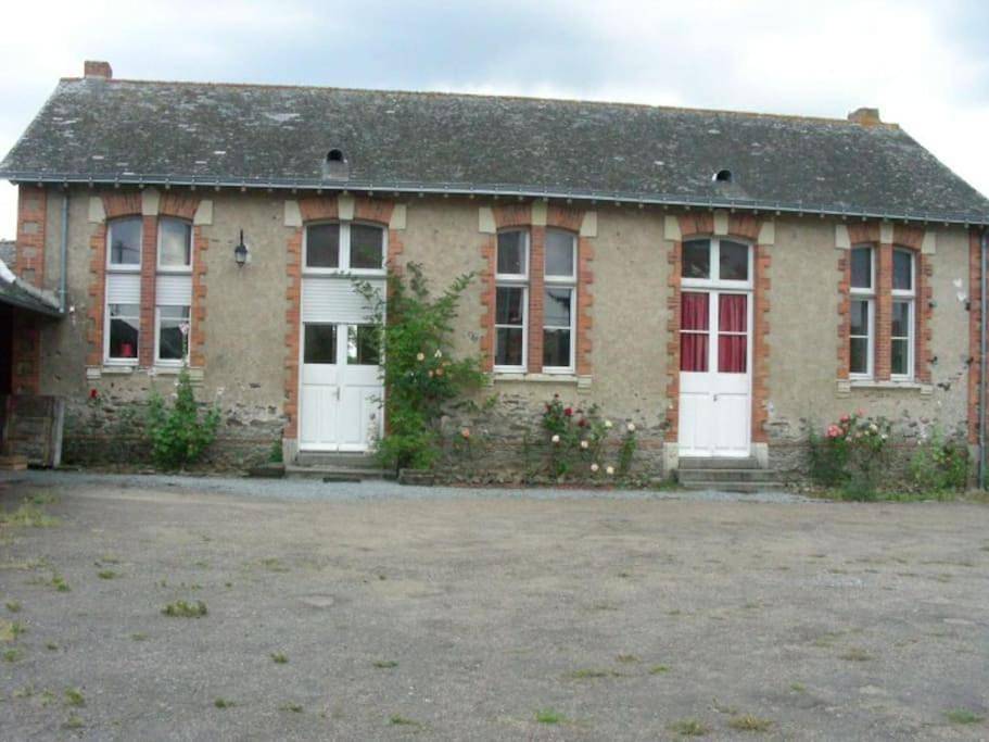 Gîte -Belle Maison dans une ancienne école-Tarif réduit hors We ! in Chanzeaux, Région d'Angers