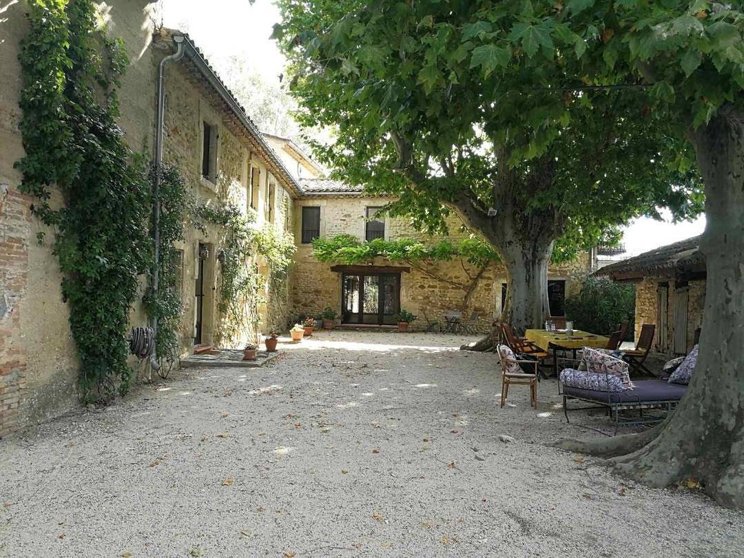 Double maison familiale en Drôme Provençale au milieu des vignes in Tulette, Région de nyons