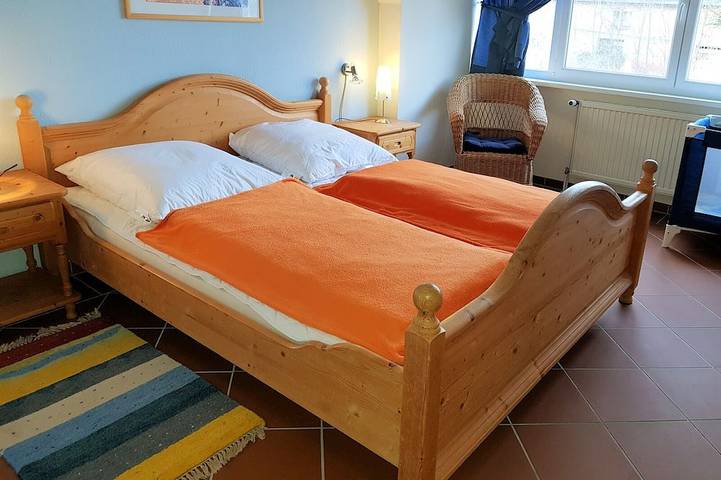 Ferienhaus für 8 Personen, mit Garten und Whirlpool sowie Terrasse, mit Haustier in Garz/Rügen - 3