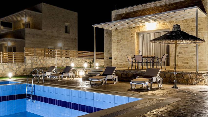 Location de vacances pour 5 personnes, avec piscine et jardin dans Triopetra