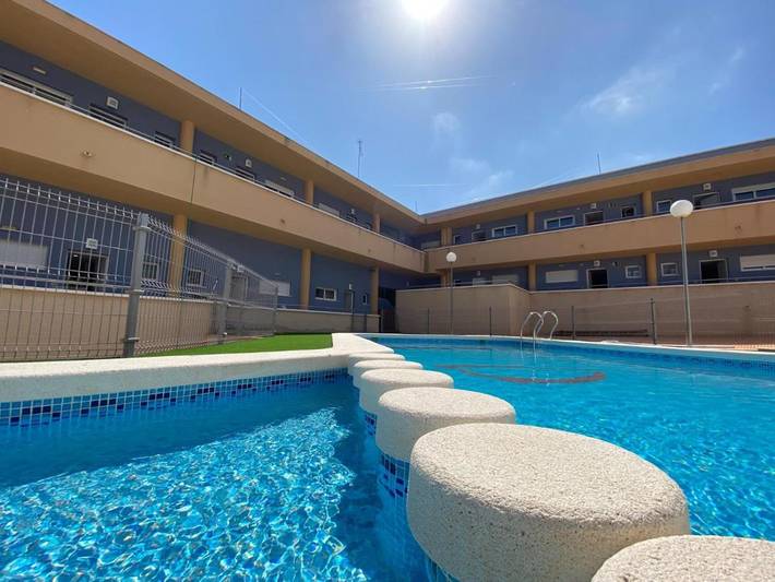 Apartamento para 4 personas, con Balcón y Terraza además de Jardín y Piscina en Isla Plana