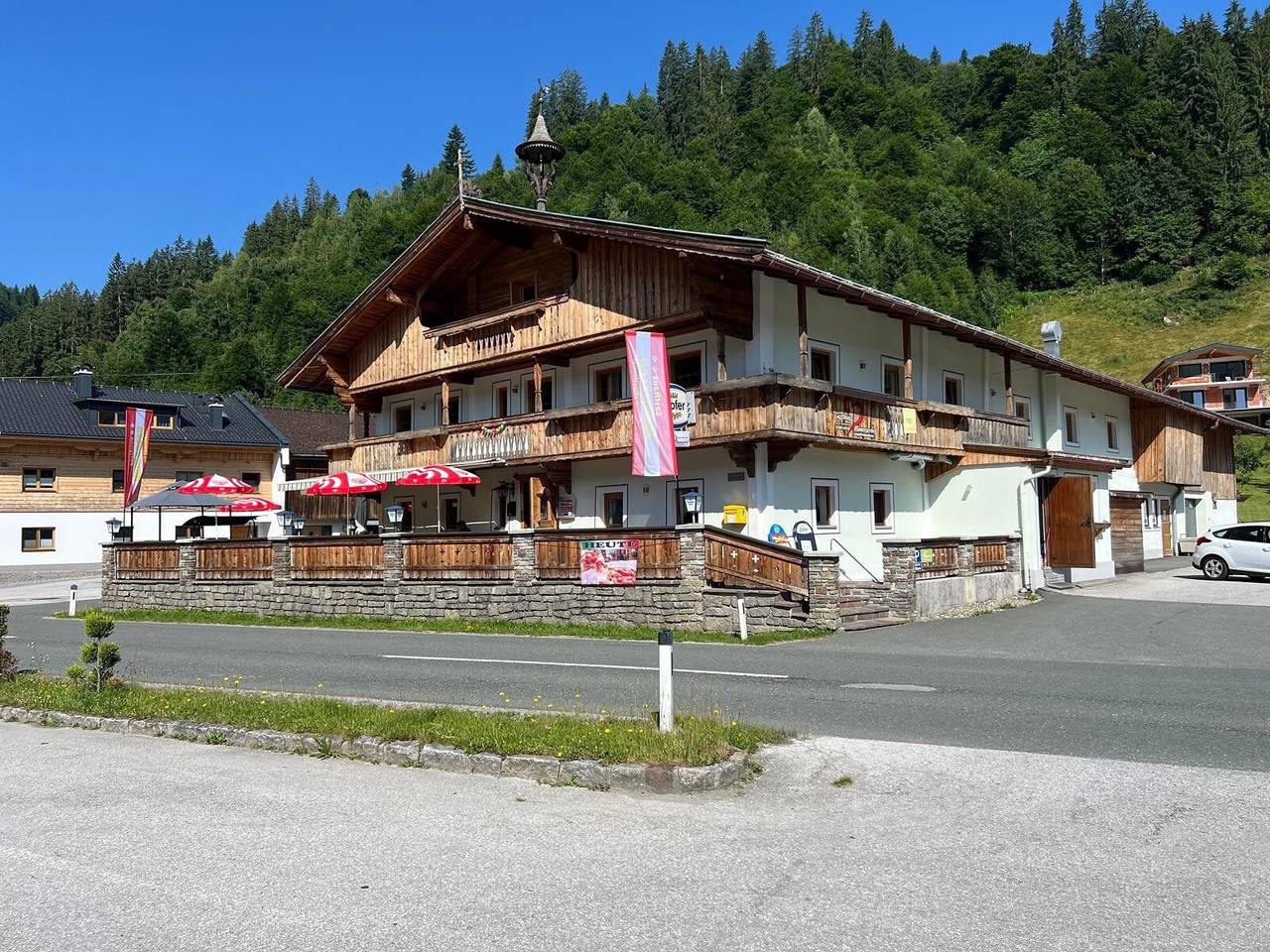 Zimmer '4' mit Bergblick, gemeinsamer Terrasse und Wlan in Hopfgarten im Brixental, Kaisergebirge