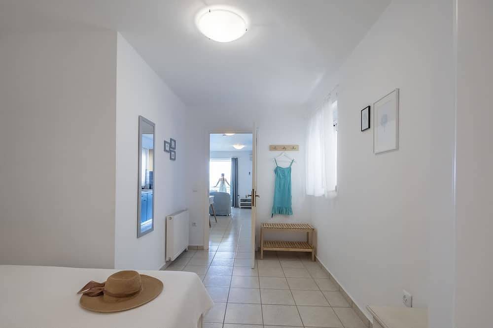 Ganze Wohnung, Urlaub am Meer mit einem Schlafzimmer Apartment, einzigartigen Meerblick Balkon, Kiveri, Nafplion in Xiropigado, Kynouria
