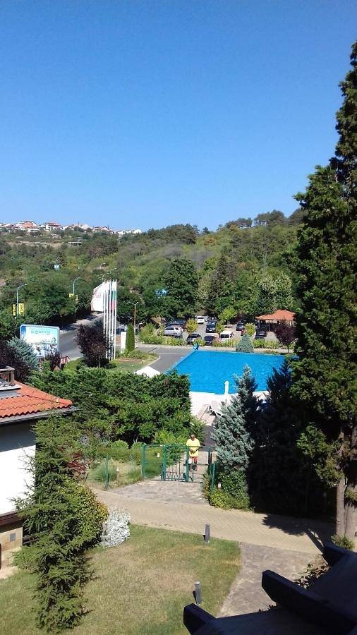 Ferienwohnung für 3 Personen, mit Balkon und Terrasse sowie Pool