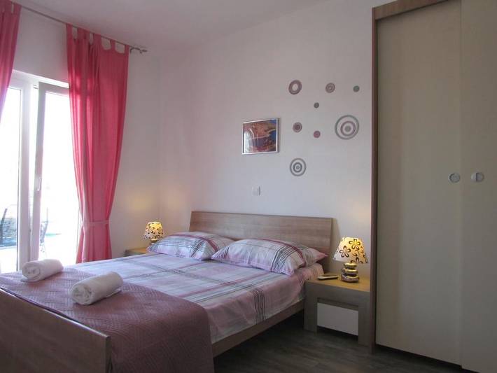 Maison d’hôte pour 5 personnes, avec jardin, adapté aux familles dans Hvar - 3