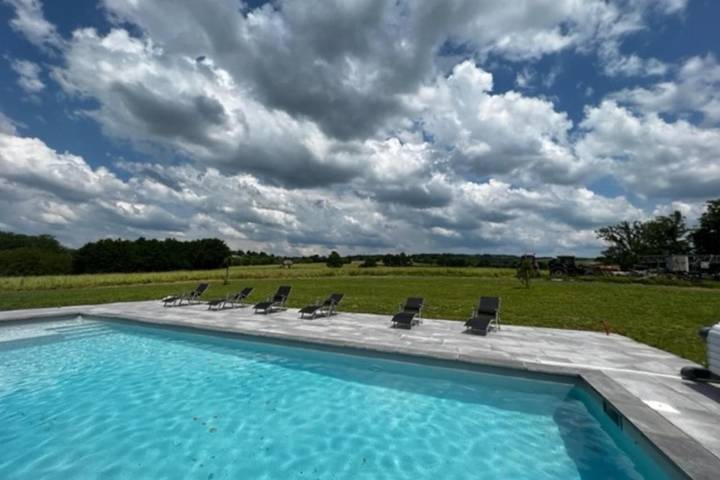 Location de vacances pour 6 personnes, avec terrasse ainsi que jardin et piscine à Bretenoux - 4