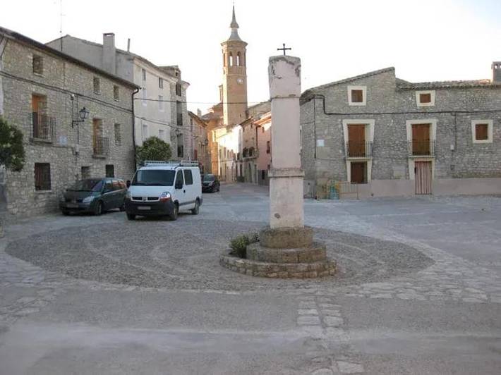 Casa de vacaciones para 19 personas, con piscina para niños y jardín además de piscina y vistas, Se admiten mascotas en Campo de Belchite - 3