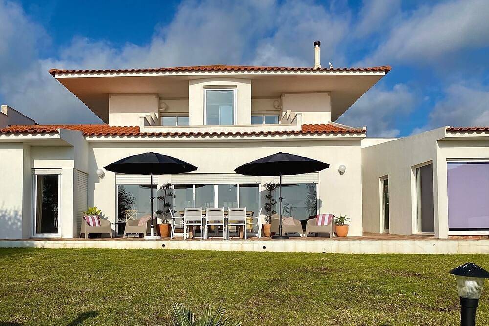 Villa Riccio - Charming Villa in Ericeira - Amazing Sea View in Praia dos Pescadores (Ericeira), Ericeira