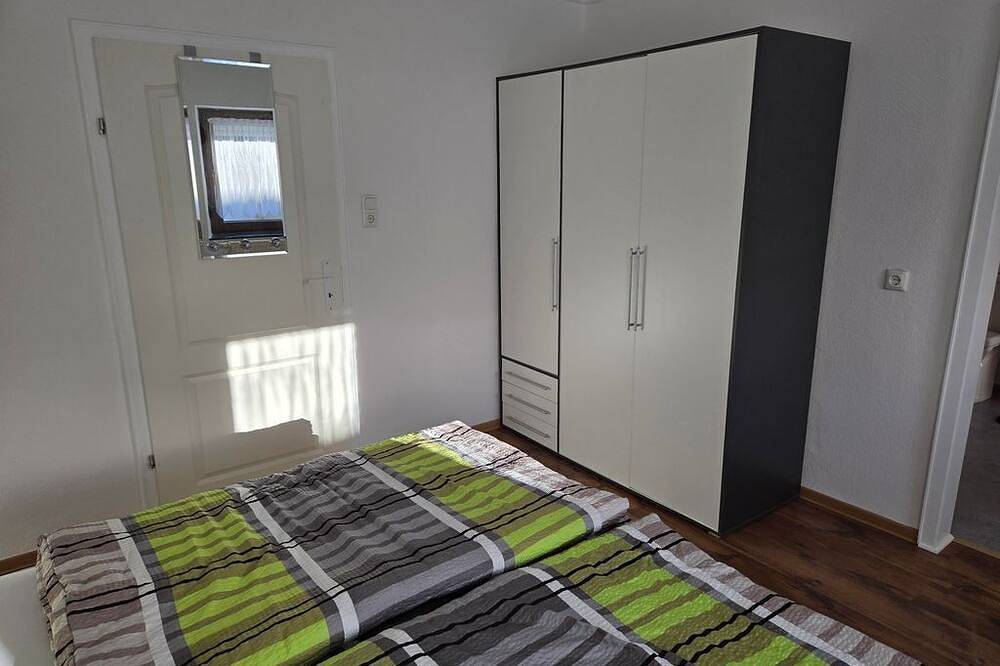 Ferienhaus Flieja - 4-Bett-Ferienhaus Bad/Wc, 2 Schlafräume, ruhig in Wallenborn, Vulkaneifel